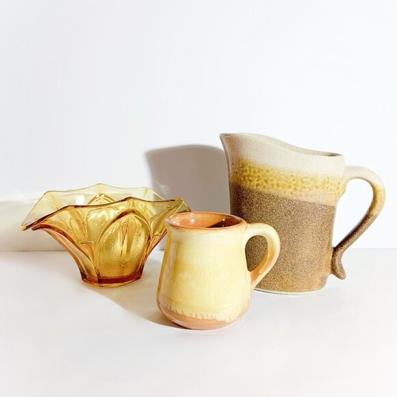 Vintage Amber Glass Vase / Candy Dish with Scallop Edge Design - Picture 3 of 8